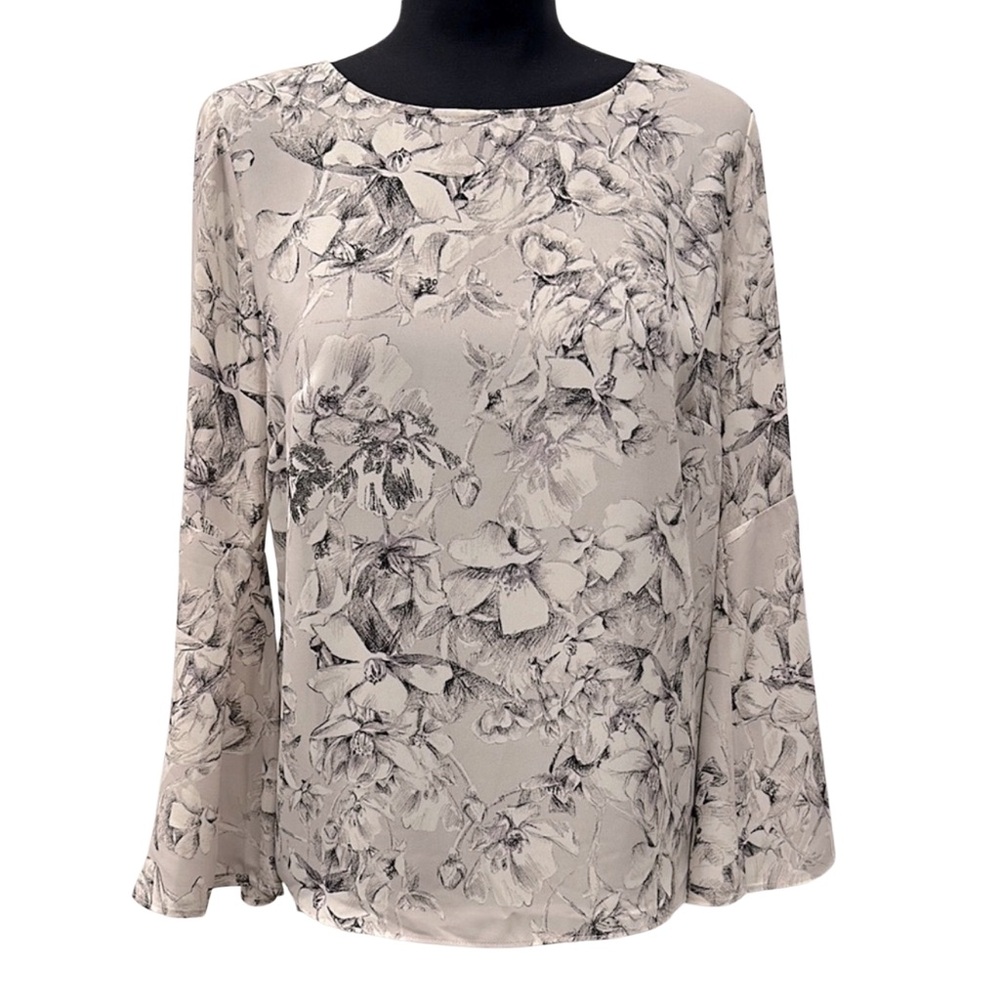Floral Print Blouse with Scoop Back & Buckle Necklace & Bell Sleeves New NWT